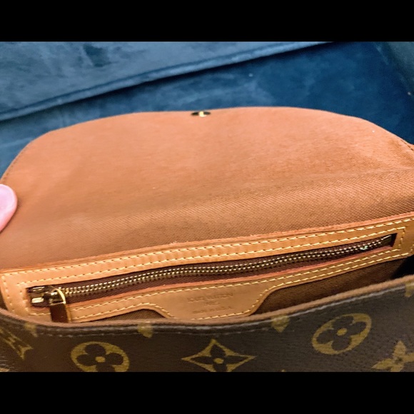 **SOLD** Louis Vuitton Mini Looping Shoulder Bag - Picture 9 of 12